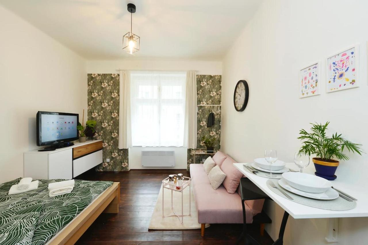 Lazy Sofa ° Apartment Hradec Kralove Exterior photo